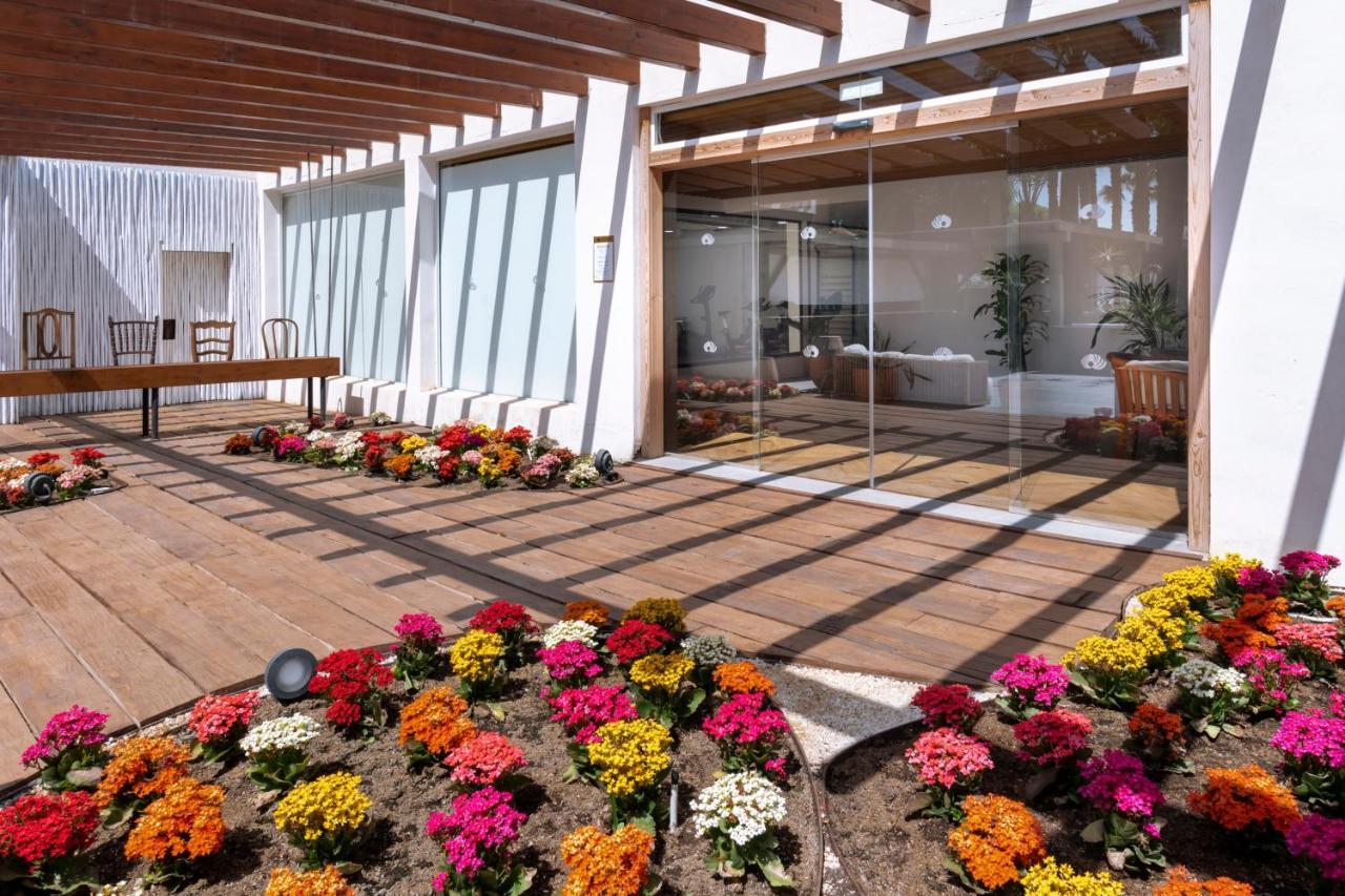 Mediterraneo Bay Hotel & Resort Roquetas de Mar Exterior photo